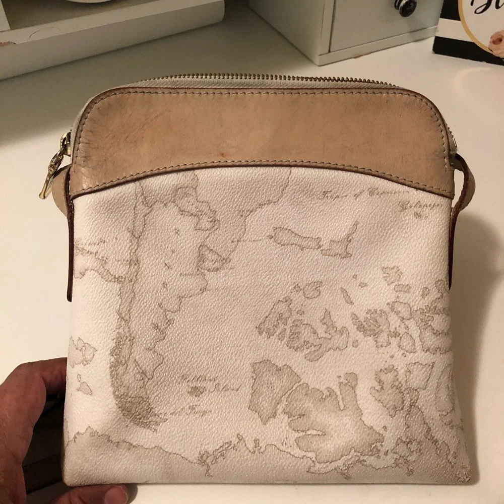Tilasse Alviro Martin Italian map crossbody bag_11